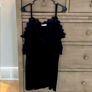 Cold Shoulder Lace Trimmed top Sz XXL